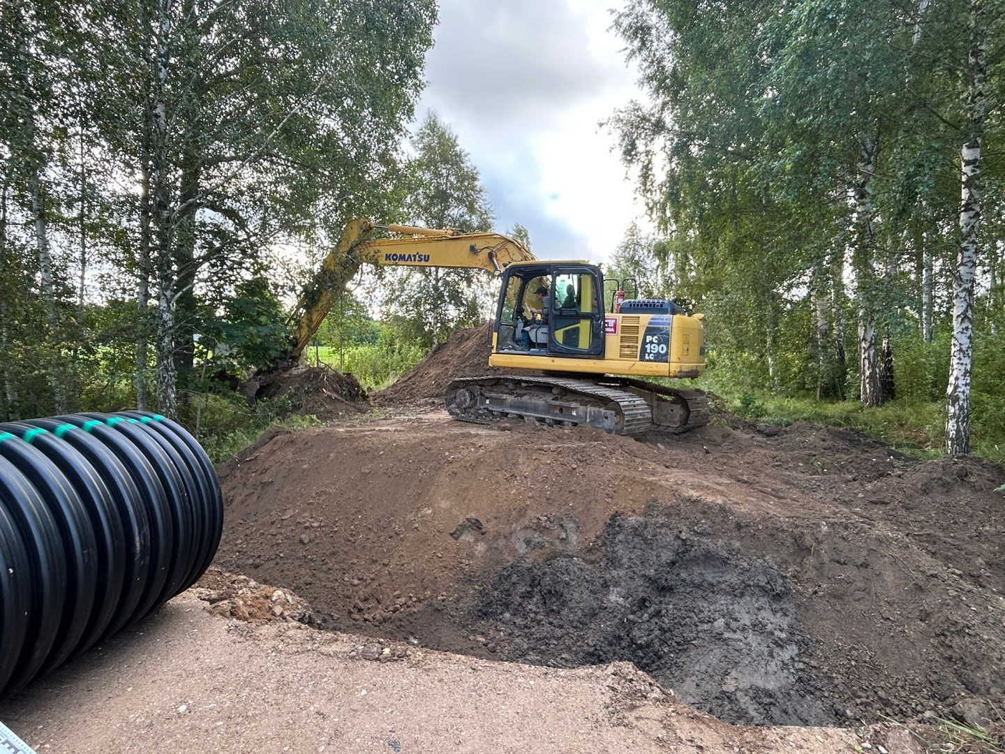Ventspils novada Jūrkalnes pagastā ar Eiropas Savienības fonda atbalstu veic ceļa posma pārbūves darbus  
