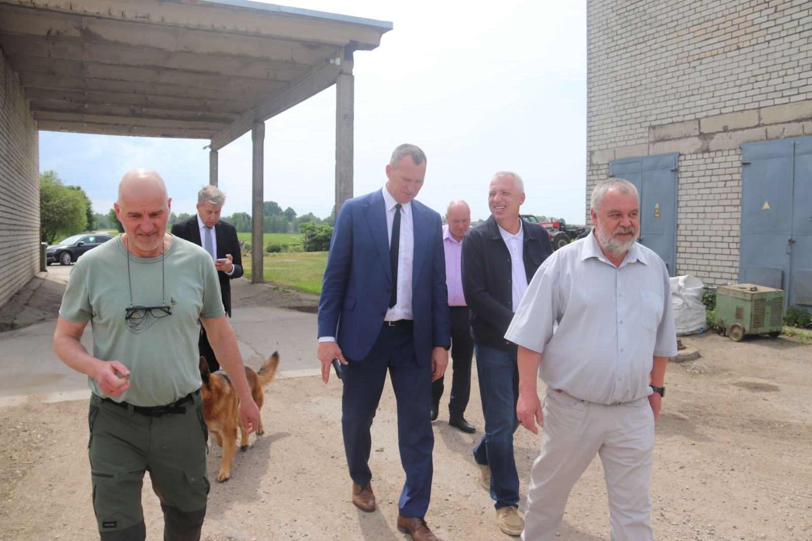 Reģionālajā vizītē Ventspils novadu apmeklēja zemkopības ministrs Uldis Augulis
