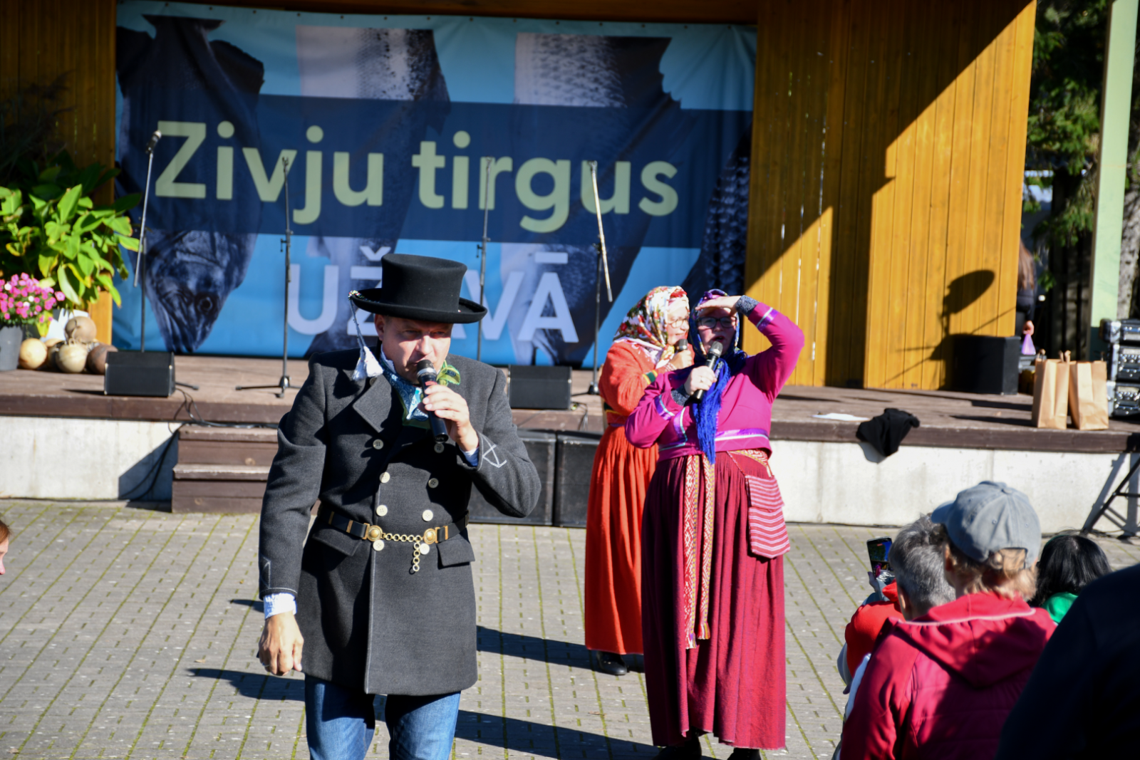 Maģie suiti un Edgars Pujāts vada izsoli