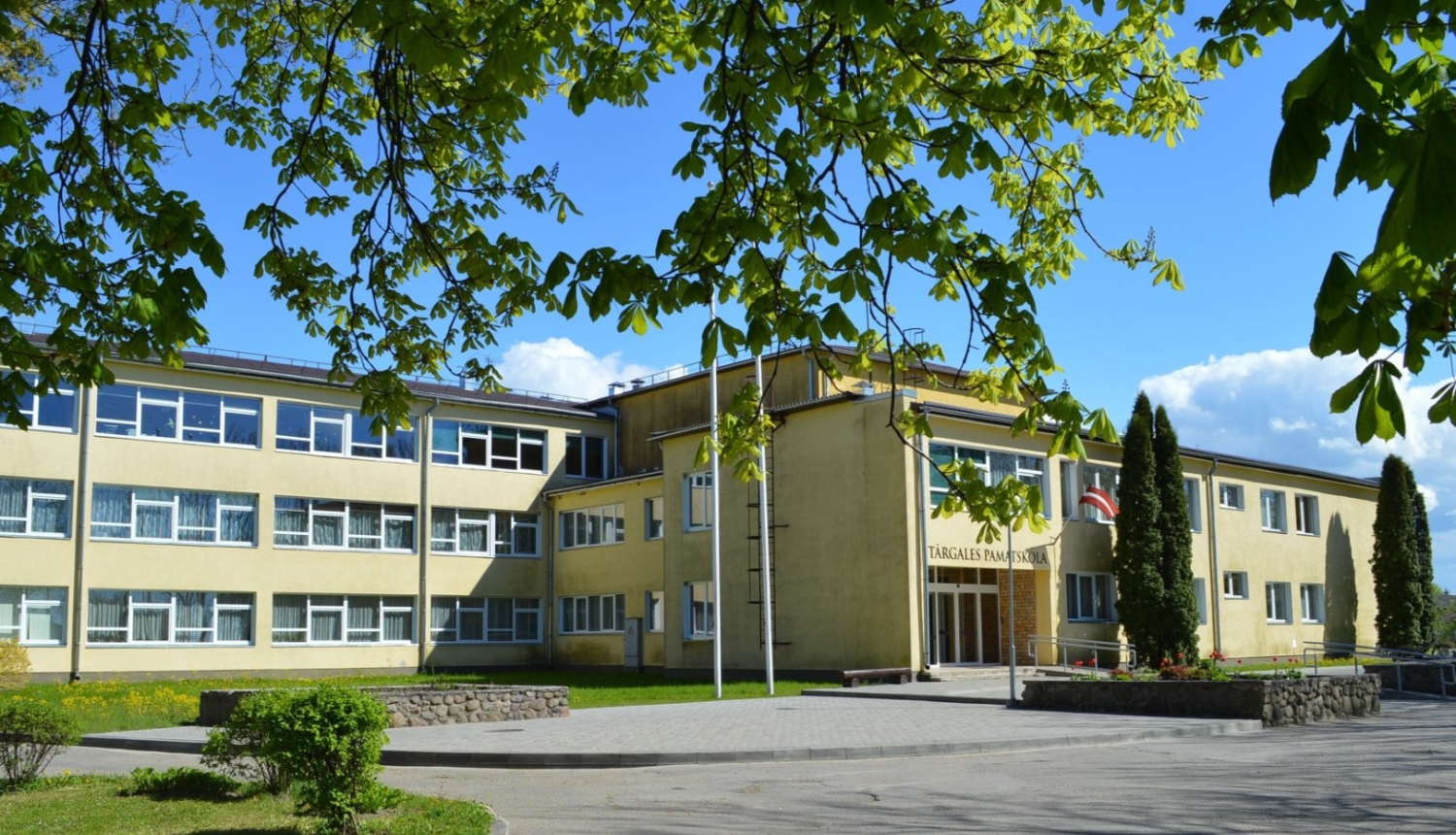 Tārgales pamatskolas ēka