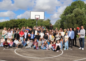 Tārgalē pabeigta 3x3 basketbola laukuma izbūve un teritorijas labiekārtošana