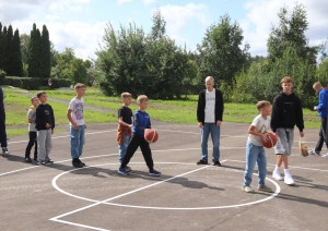 Tārgalē pabeigta 3x3 basketbola laukuma izbūve un teritorijas labiekārtošana