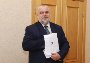 Tiek izlozēti pašvaldību vēlēšanām reģistrēto kandidātu sarakstu numuri