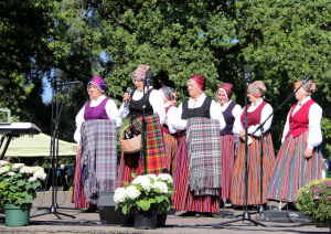 Dzied folkloras kopas