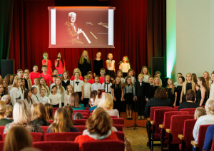 Ventspils novada skolēnu vokālo ansambļu un koru koncerts – sirsnīgs veltījums Raimonda Paula daiļradei