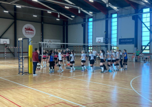 Ventspils novada sieviešu volejbola komandas meitenes iegūst 1. vietu Tukuma čempionātā