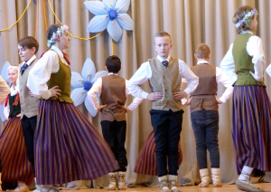 Dejo bērnu tautas deju kolektīvs