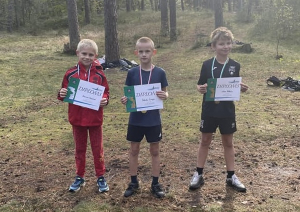 Sportisti ar diplomiem un medaļām