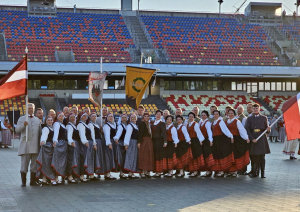 Deju kolektīva kopbilde