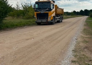 Ventspils novada Jūrkalnes pagastā ar Eiropas Savienības fonda atbalstu veic ceļa posma pārbūves darbus  