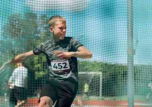 Edgars darbībā