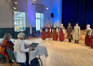 Dzied folkloras kopa