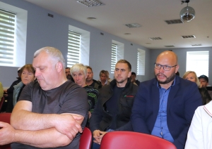 Lauksaimnieki sēž