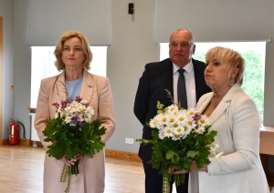 Izglītības un zinātnes ministre Ilze Indriksone reģionālajā vizītē apmeklē Ugāles vidusskolu