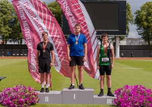 Sportisti uz pjedestāla 