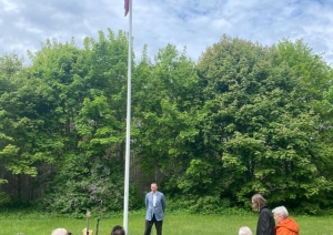Normunds Zariņš sapulcinājis viesus dalībai konferencē “Citāda saruna par 4. maiju’’