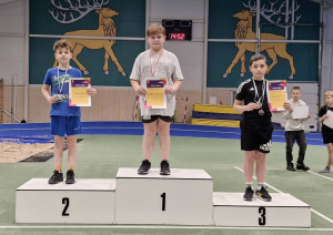 Lodes grūšanas U12 zēnu pjedestāls