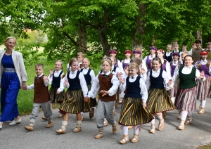 Novada bērnu deju svētku gājiens