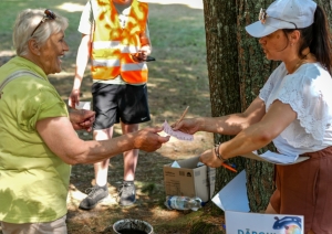 Seniori piedalās sportiskās aktivitātēs
