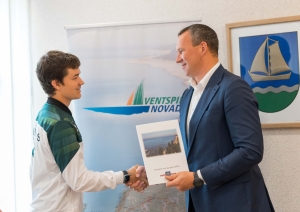 Domes priekšsēdētājs sveic sportistus