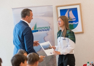 Domes priekšsēdētājs sveic sportistus