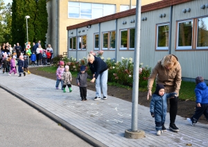 Pie Tārgales pamatskolas uzlabota gājēju infrastruktūra