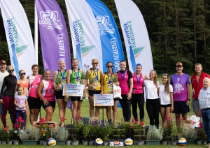 Ventspils novada čempionātā pludmales volejbolā sievietēm triumfē Žeimunde/Černuho