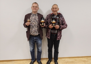 Zoles spēlētāji laimīgi par iegūtām balvām