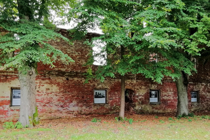 Zlēku muižas ansambļa atspoguļošana fotogrāfijās
