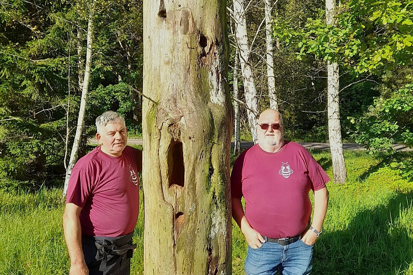 Vecās pagastmājas dārzā Zlēkās uzstādīta dore