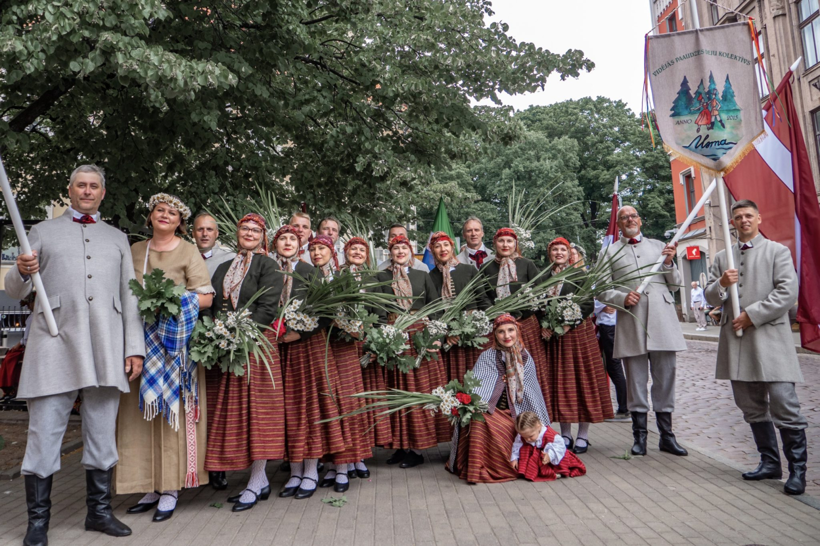 Vidējās paaudzes deju kolektīvs “Usma”