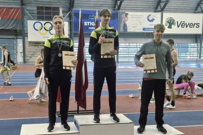 Elans un Ralfs izcīna 1. un 2. vietu 400m skrējienā