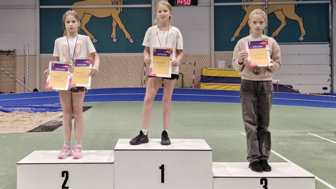 Augstlēkšanas U12 meiteņu pjedestāls