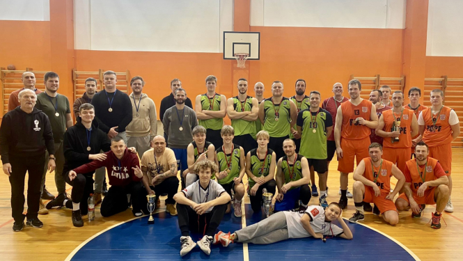 Basketbola turnīra dalībnieki