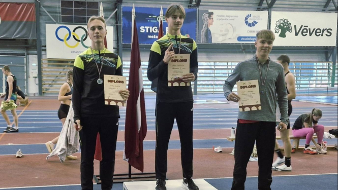 Elans un Ralfs izcīna 1. un 2. vietu 400m skrējienā