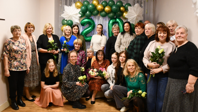 Jauniešu centra svinības noritēja sirsnīgi