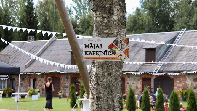 Mājas kafejnīcu dienu zīme