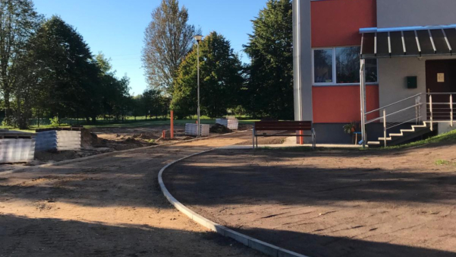Piltenē Bērzu ielā notiek ielas pārbūve
