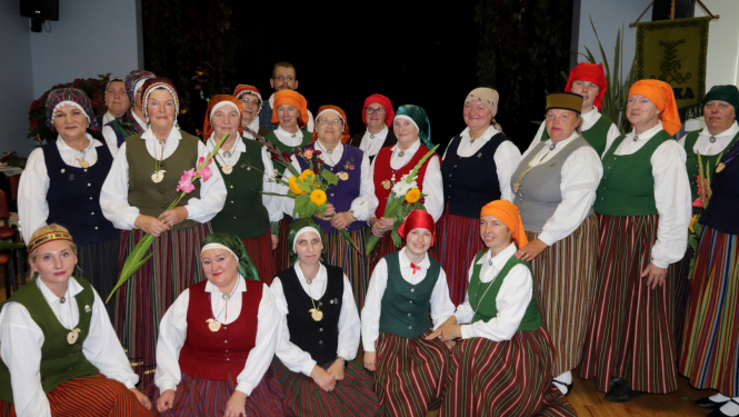 Folkloras kopa "Pūnika"
