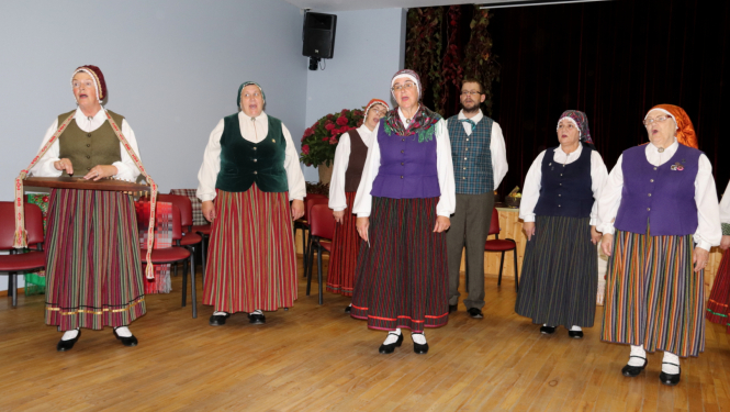 Dzied folkloras kopa