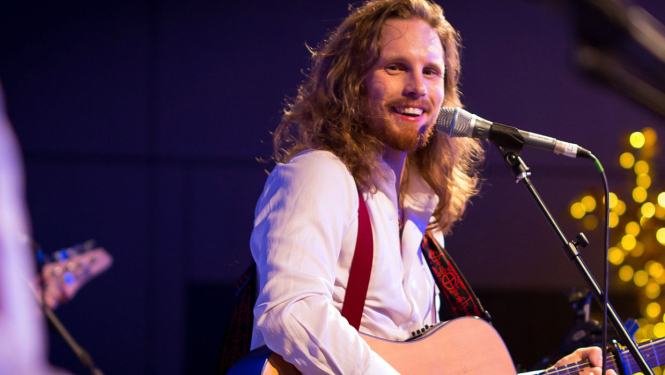 Dziedātāja Jorena Šteinhauera projekta “LV81” koncerts Piltenes kultūras namā