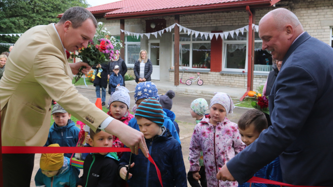 Vadība kopā ar bērniem atklāj nojumīti