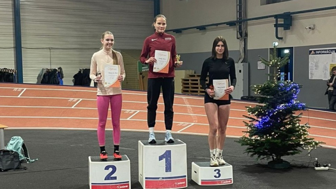 Robertai 2. vieta augstlēkšanā