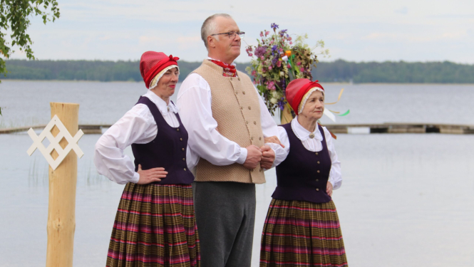 Dejo tautas deju kolektīvs