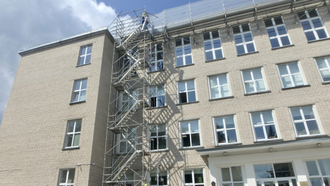 Notiek Ugāles vidusskolas jumta pārbūves darbi
