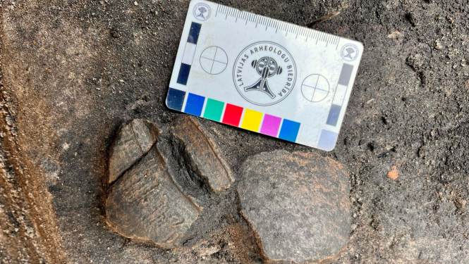 Lagzdienas pilskalnā veikti arheoloģiski izrakumi