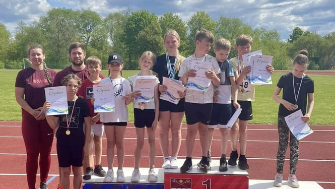 Sportisti ar diplomiem