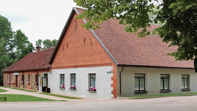 Popes kultūras nama ēka