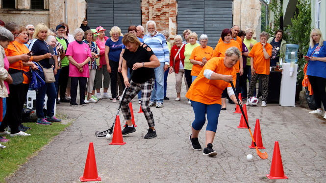 Dažādas senioru aktivitātes