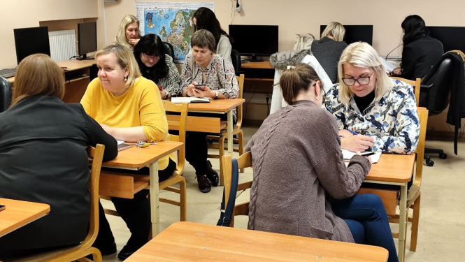 Pedagogi piedalījās seminārā